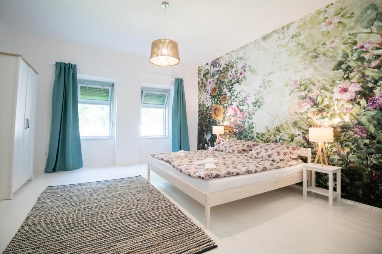 Natura Apartman Tiszafuered Exterior photo