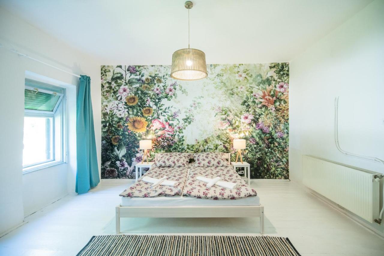 Natura Apartman Tiszafuered Exterior photo