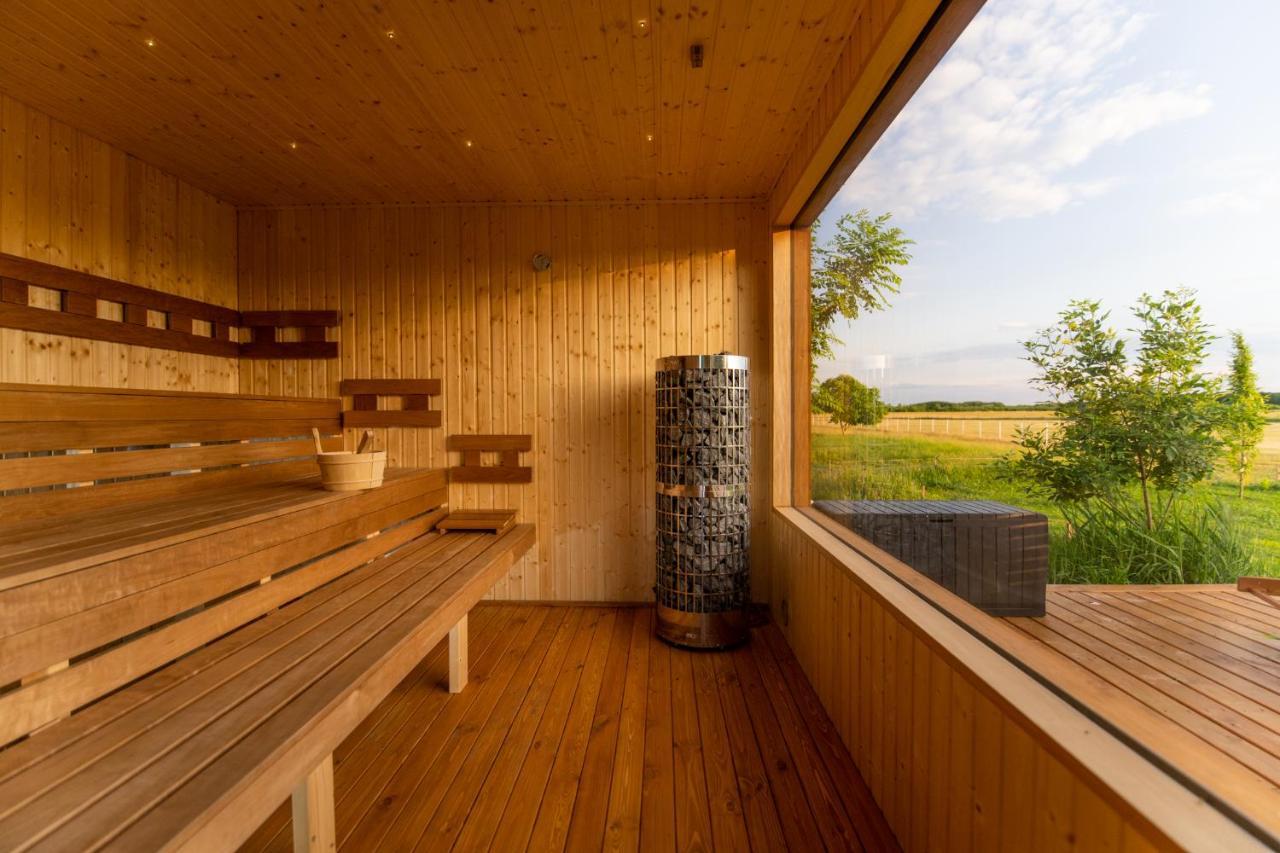 Natura Apartman Tiszafuered Exterior photo