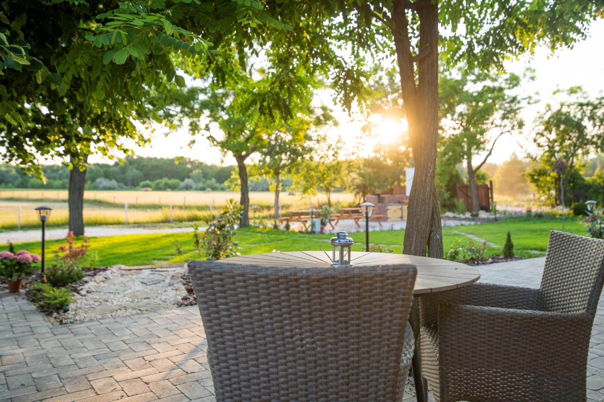 Natura Apartman Tiszafuered Exterior photo