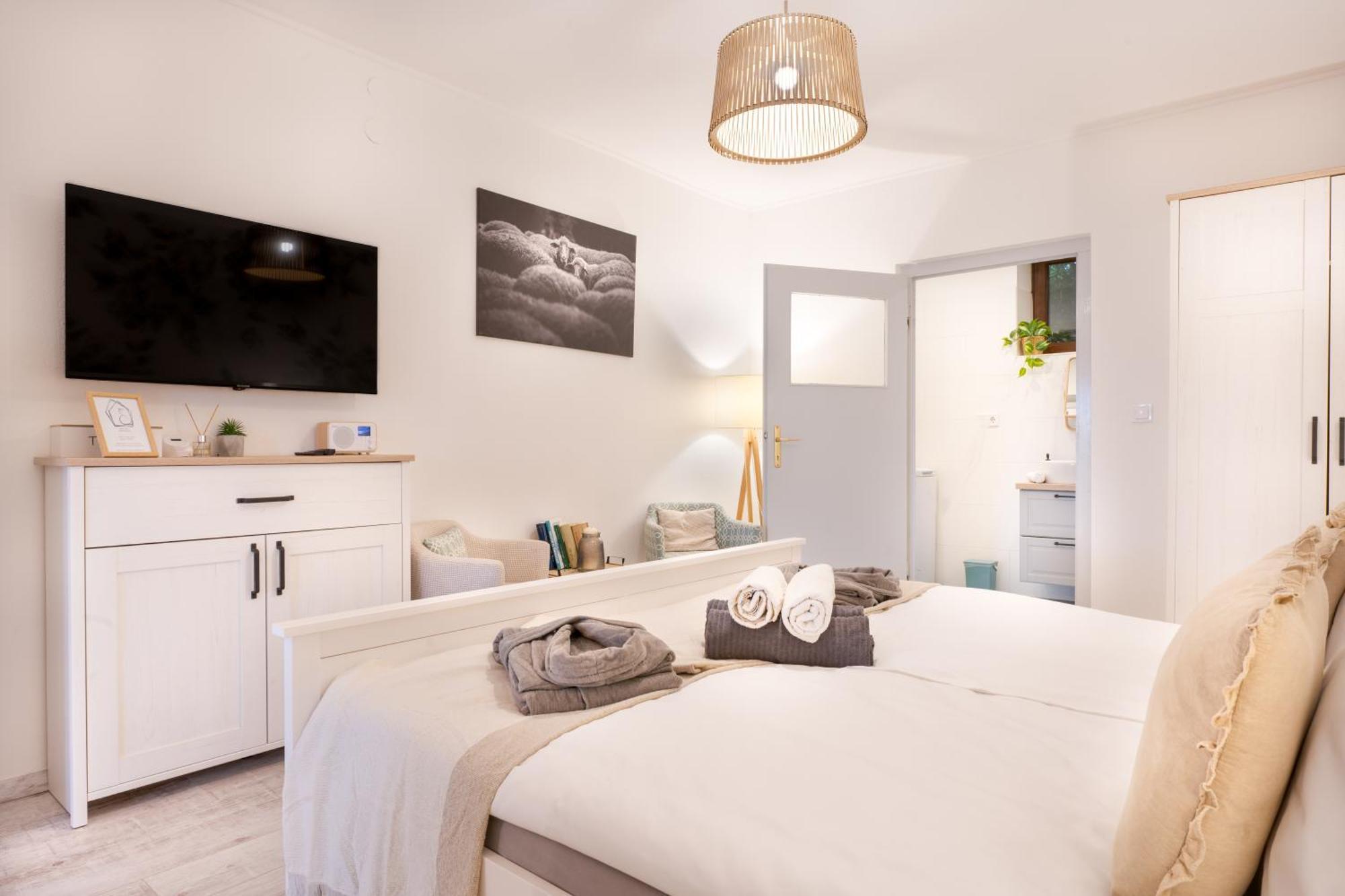 Natura Apartman Tiszafuered Room photo