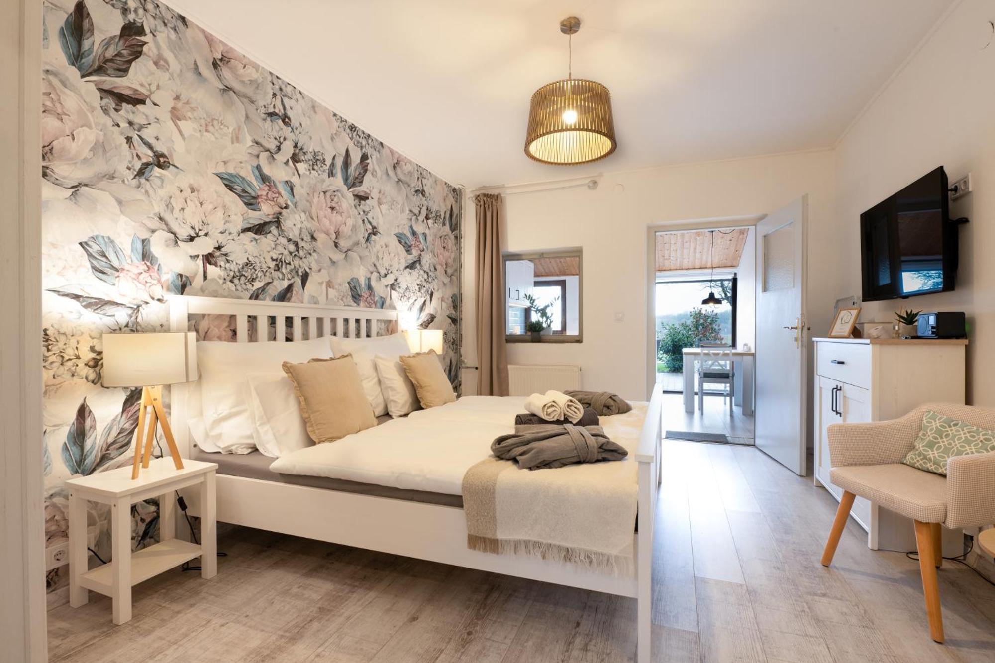 Natura Apartman Tiszafuered Room photo